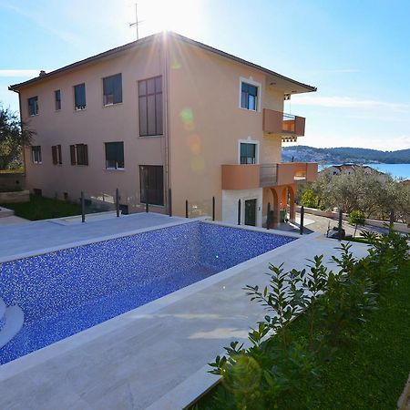 Apartments Villa Coratina Traù Esterno foto