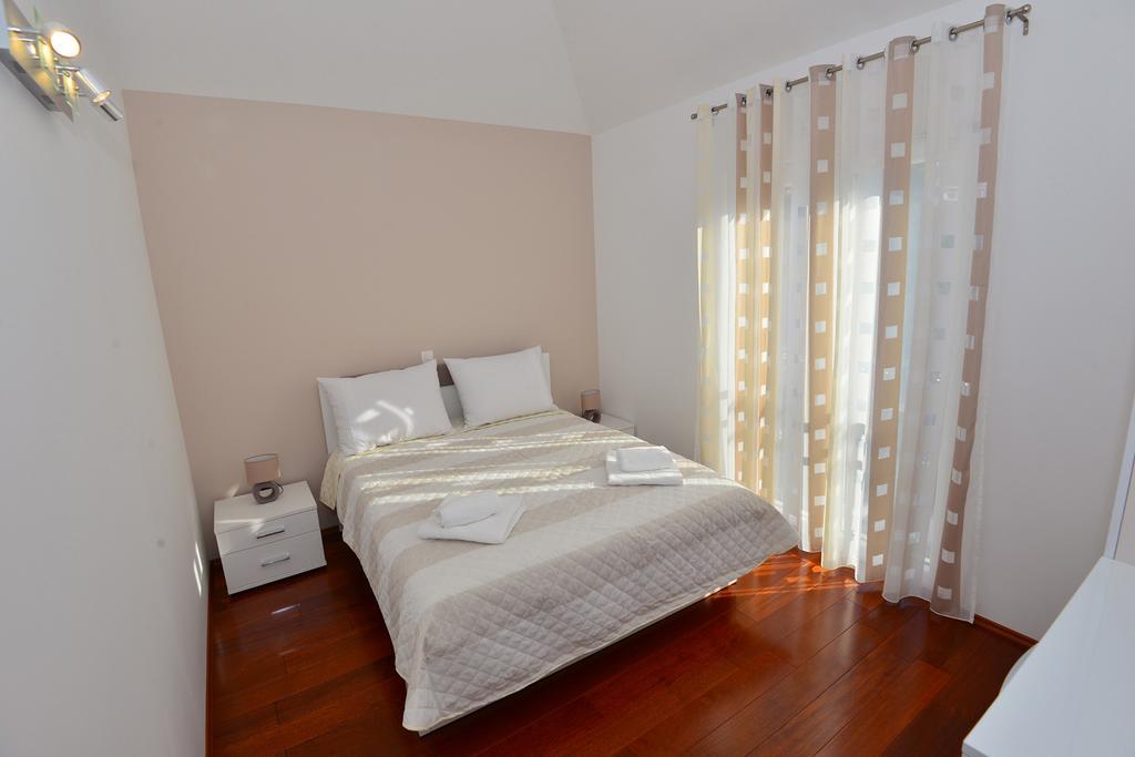 Apartments Villa Coratina Traù Esterno foto