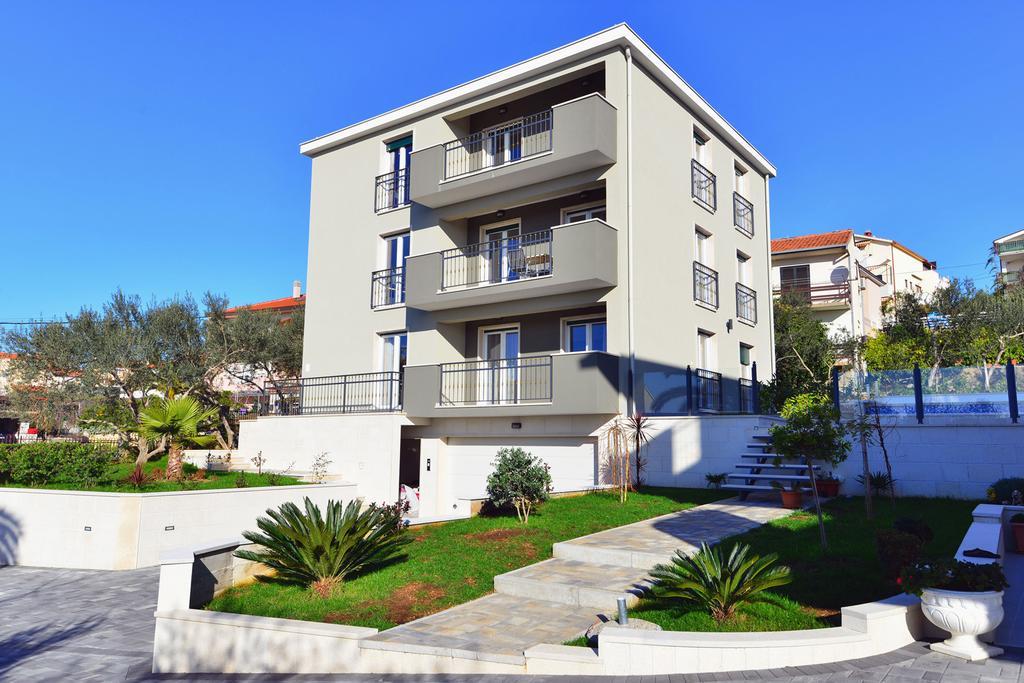 Apartments Villa Coratina Traù Esterno foto