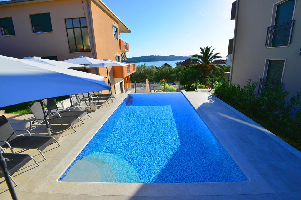 Apartments Villa Coratina Traù Esterno foto