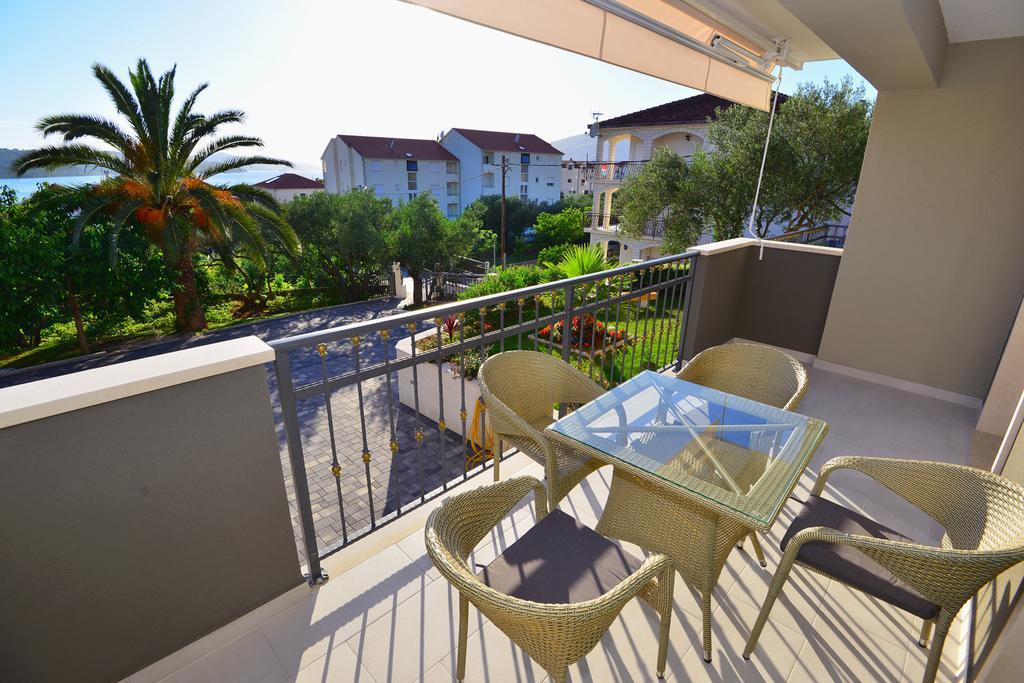 Apartments Villa Coratina Traù Esterno foto